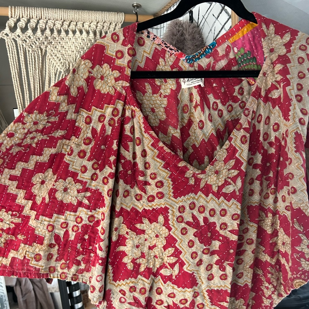 Kanthae bae poncho one size